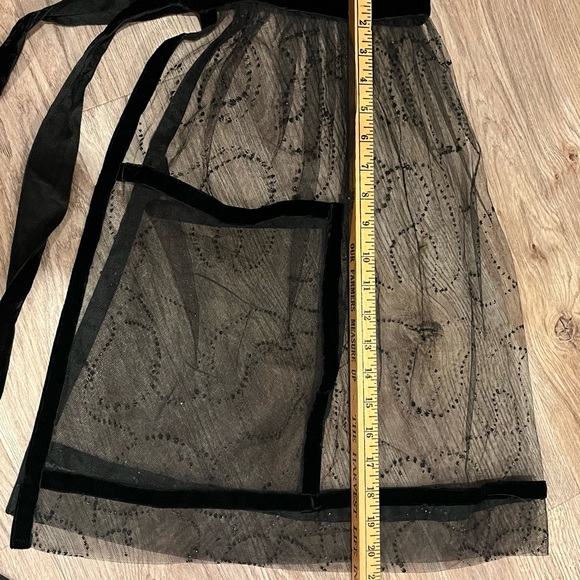 Vintage Black Velvet Apron - Picture 5 of 6